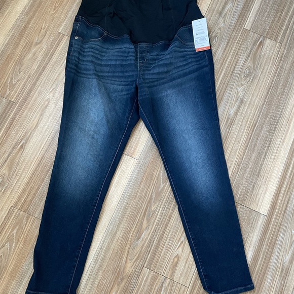 Maternity Jeans (Crossover Panel) - Picture 2 of 6